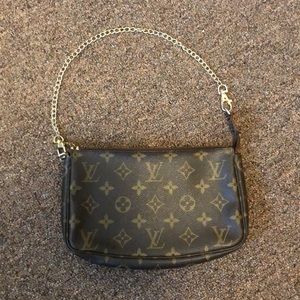 Louis Vuitton Pouchette